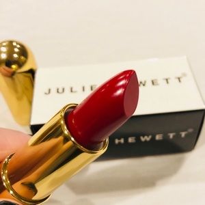Julie Hewett Femme Noir Lipstick‼️💄💋